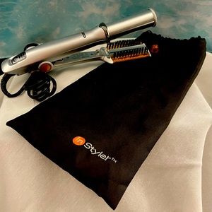 InStyler Rotating Iron. Slightly/Gently Used. Tested. No Scratches or Flaws.